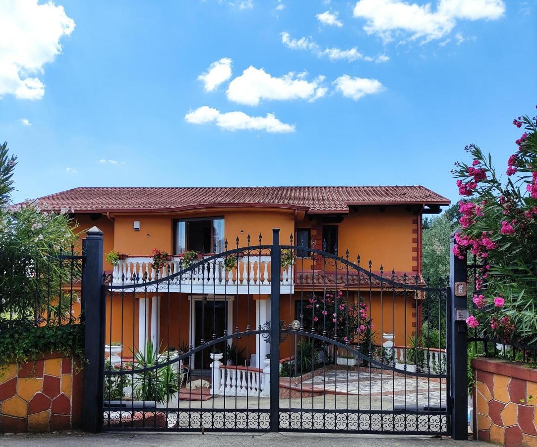 Villa Di Gioia Caccuri Exterior photo